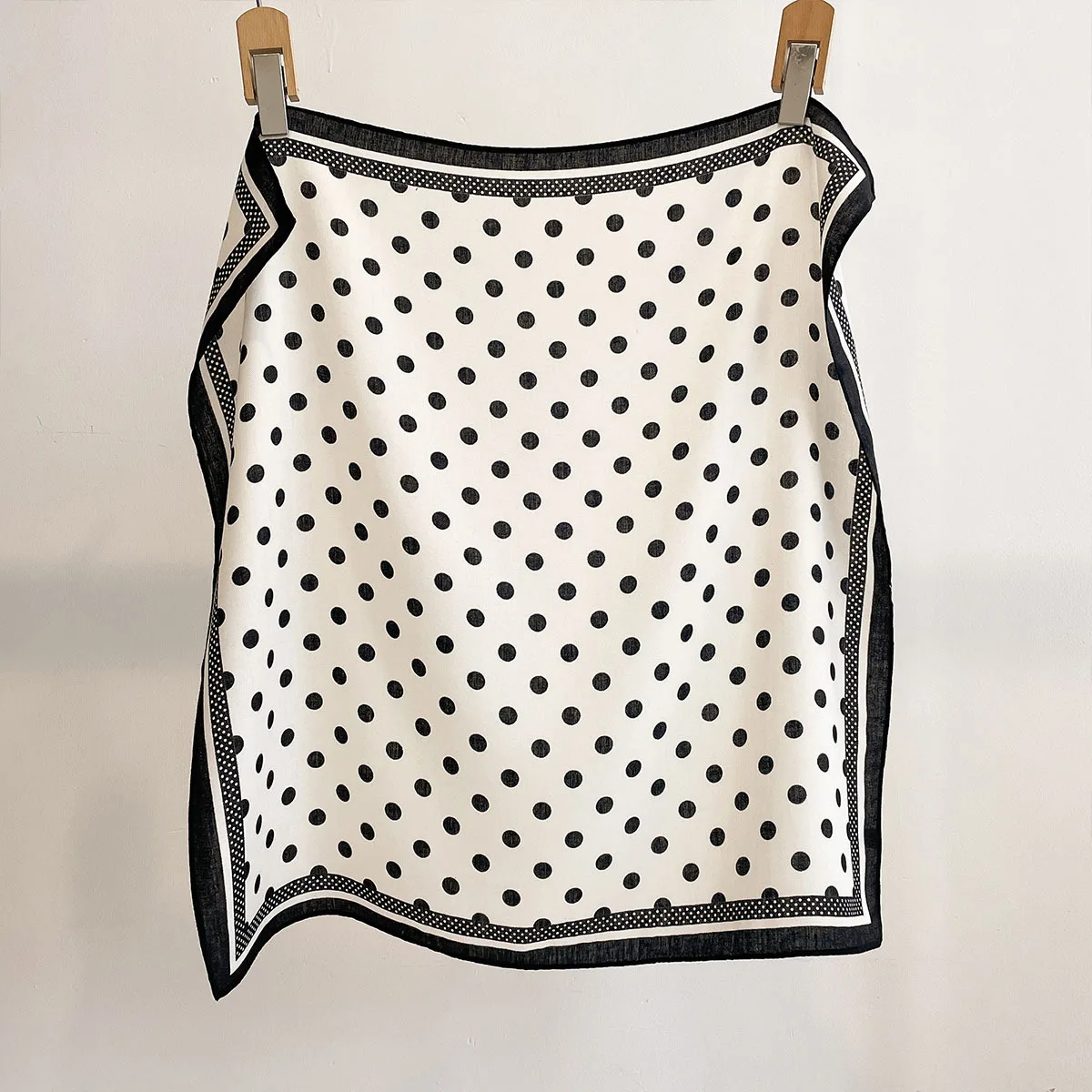 Luxury Polka Dot Printed Squar - Silk Neck Scarf avaliação e preço