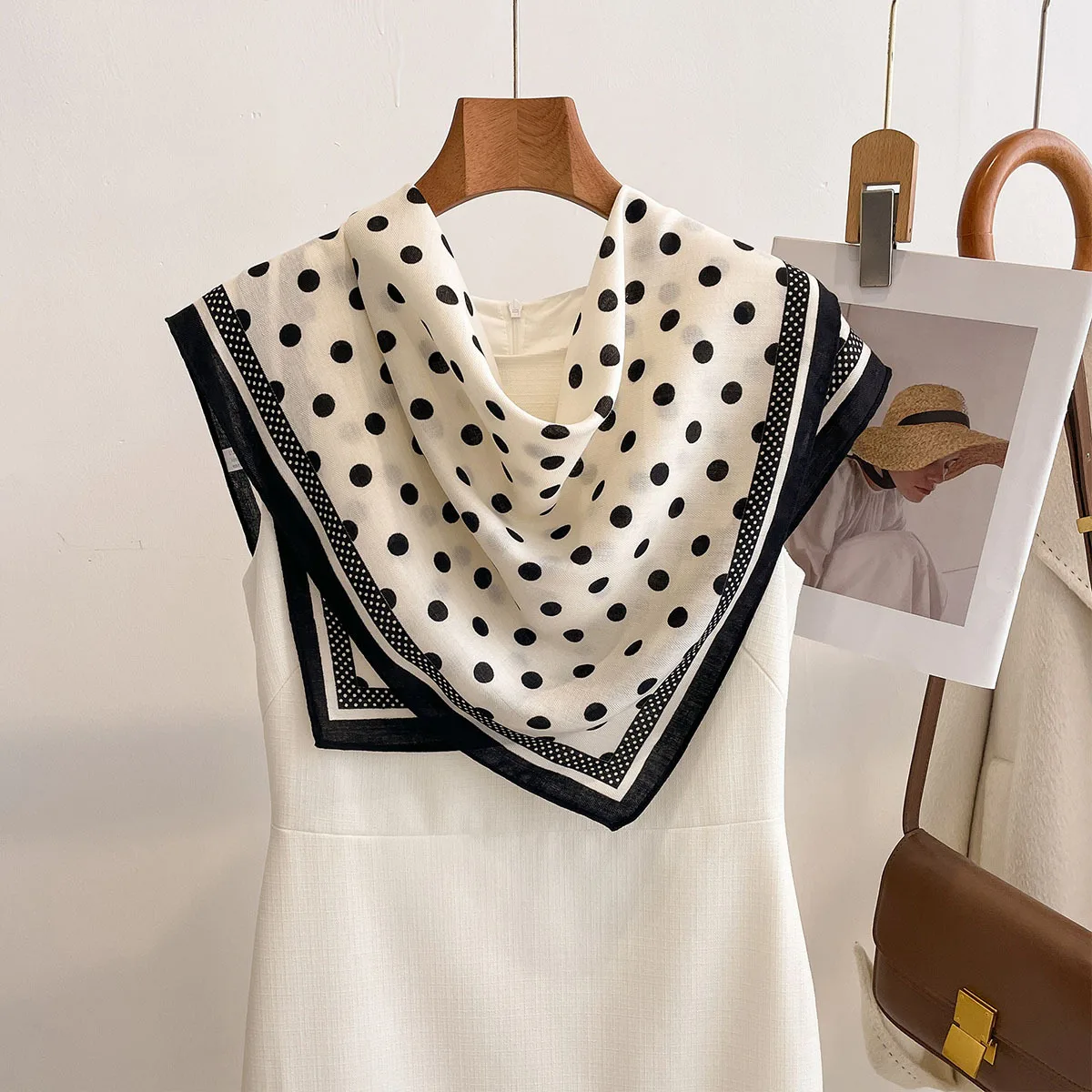 Luxury Polka Dot Printed Squar - Silk Neck Scarf avaliação e preço