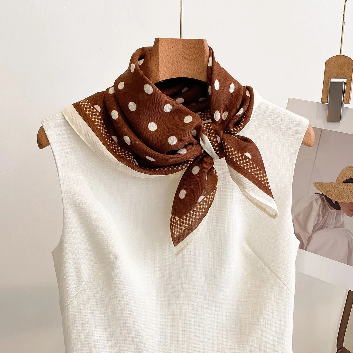 Luxury Polka Dot Printed Squar - Silk Neck Scarf avaliação e preço