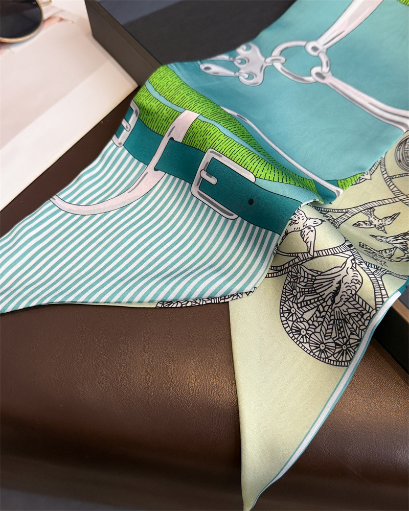 Women's Double-sided Print Sil - Ascot Neck Scarf avaliação e preço