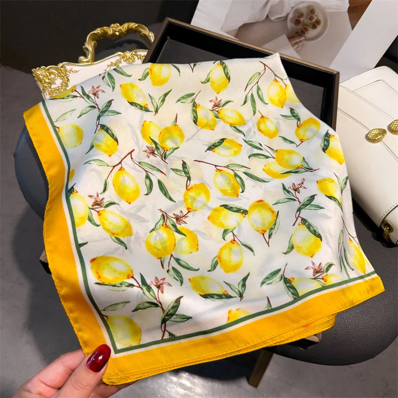 70cm Square Lemon Print Yellow - Ascot Neck Scarf avaliação e preço