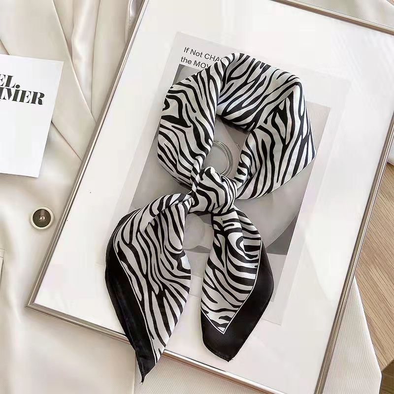 New Fashion Zebra Printed Squa - Ascot Neck Scarf avaliação e preço