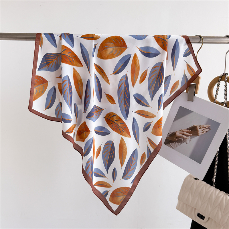 Luxury Brand Print 70cm Square - Face Scarf Mask avaliação e preço