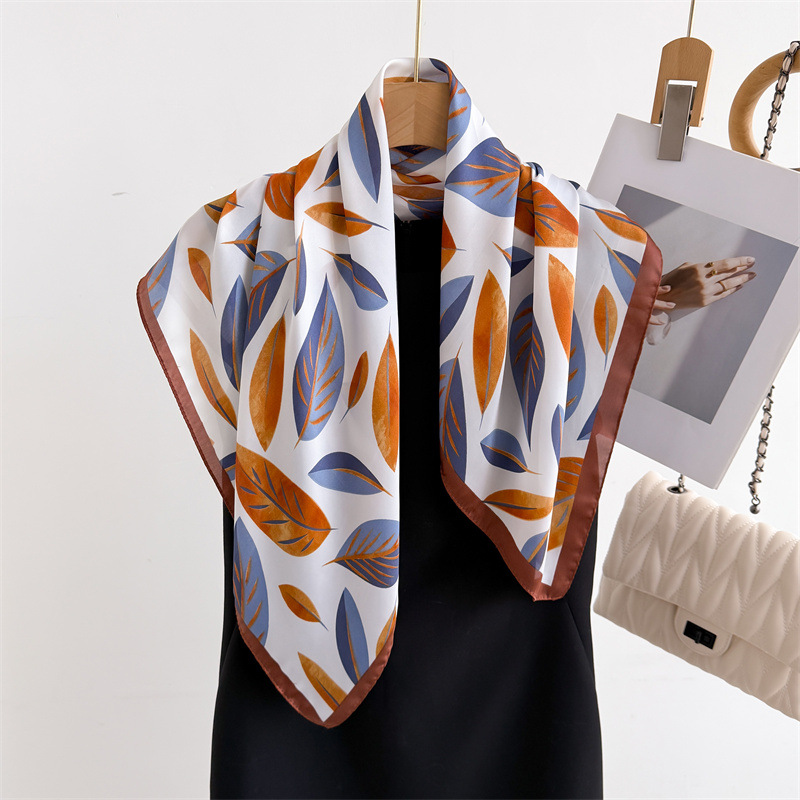 Luxury Brand Print 70cm Square - Face Scarf Mask avaliação e preço