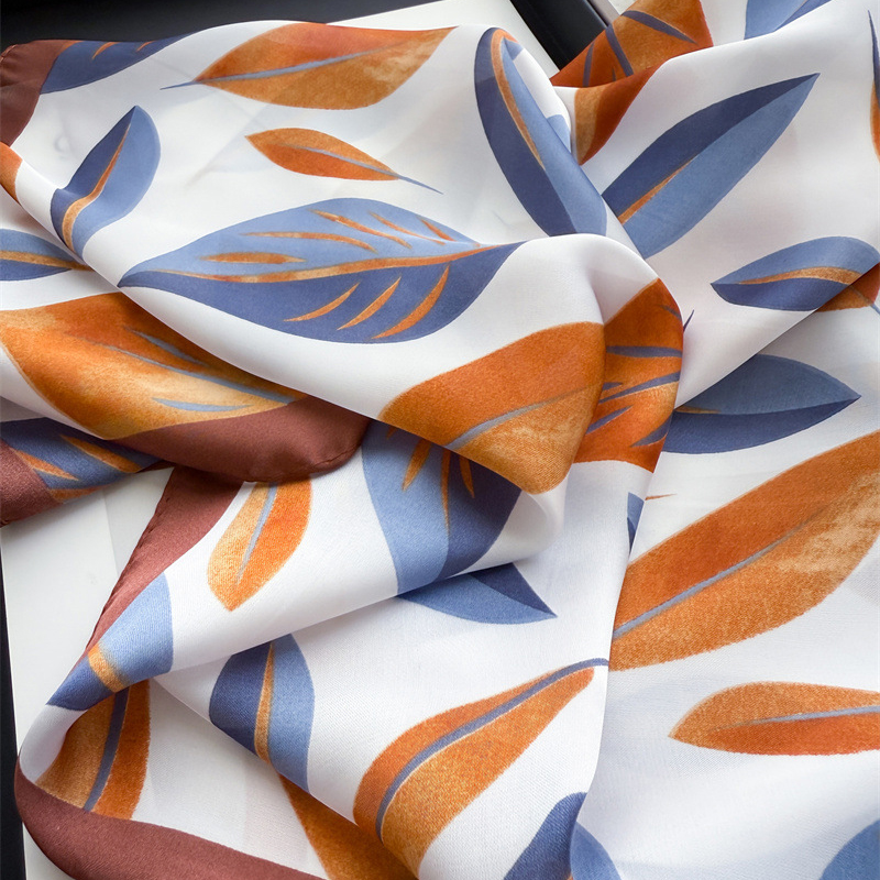 Luxury Brand Print 70cm Square - Face Scarf Mask avaliação e preço
