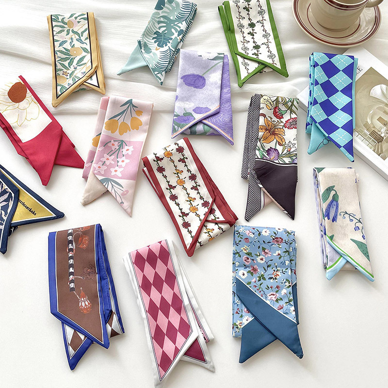 New luxury Brand Model Small S - Ascot Neck Scarf avaliação e preço